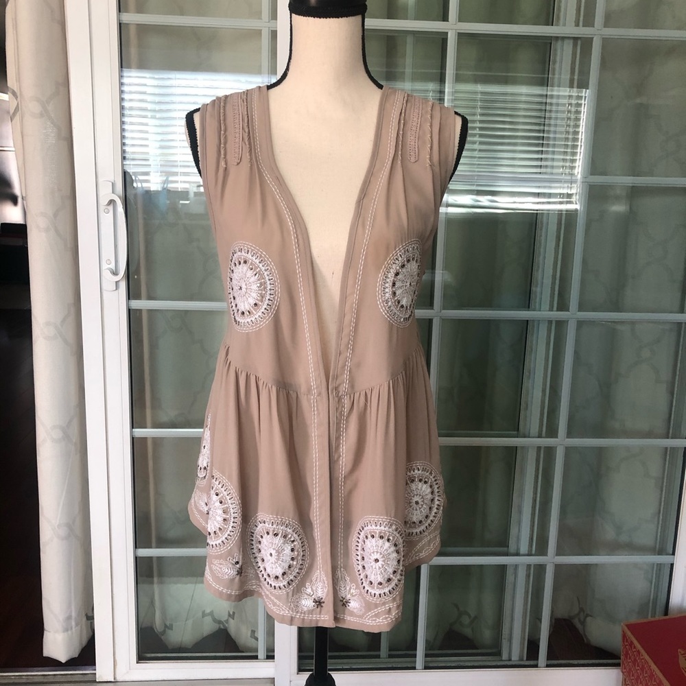 Gently worn Boho type top.  Super cute - size med